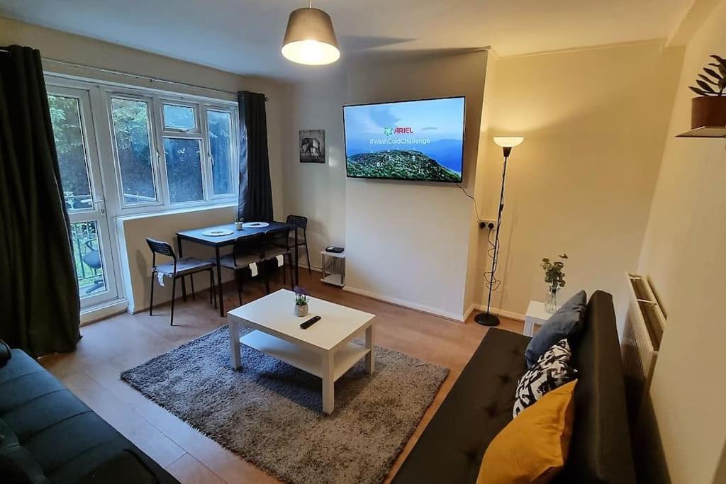 2 Bedroom Apartment In Kennington Londres Extérieur photo