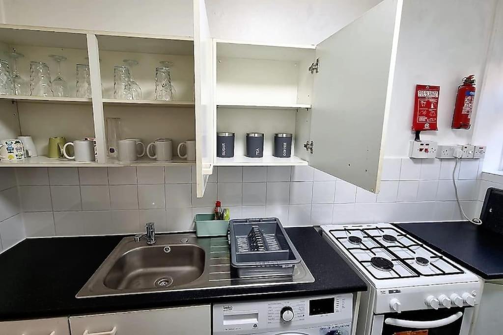 2 Bedroom Apartment In Kennington Londres Extérieur photo